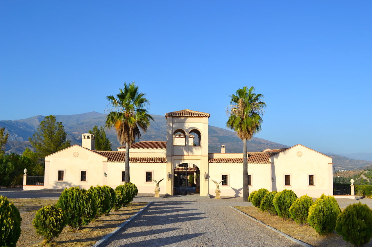 The Hacienda La Esperanza luxury hotel in Granada is the best hotel in Andalucia and the best wedding venue in Spain. El hotel de lujo Hacienda La Esperanza en Granada es el mejor hotel de Andalucía y el mejor lugar para bodas en España.